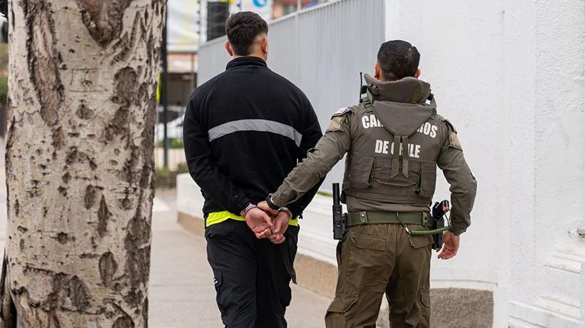 Conductor de microbús da positivo a cocaína durante operativo de SENDA y Carabineros en Quilpué